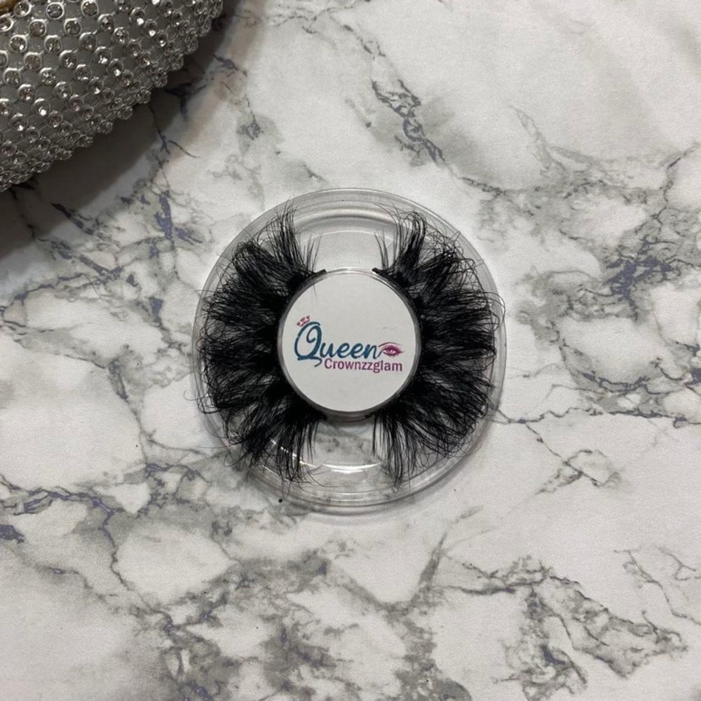 Woman Lashes